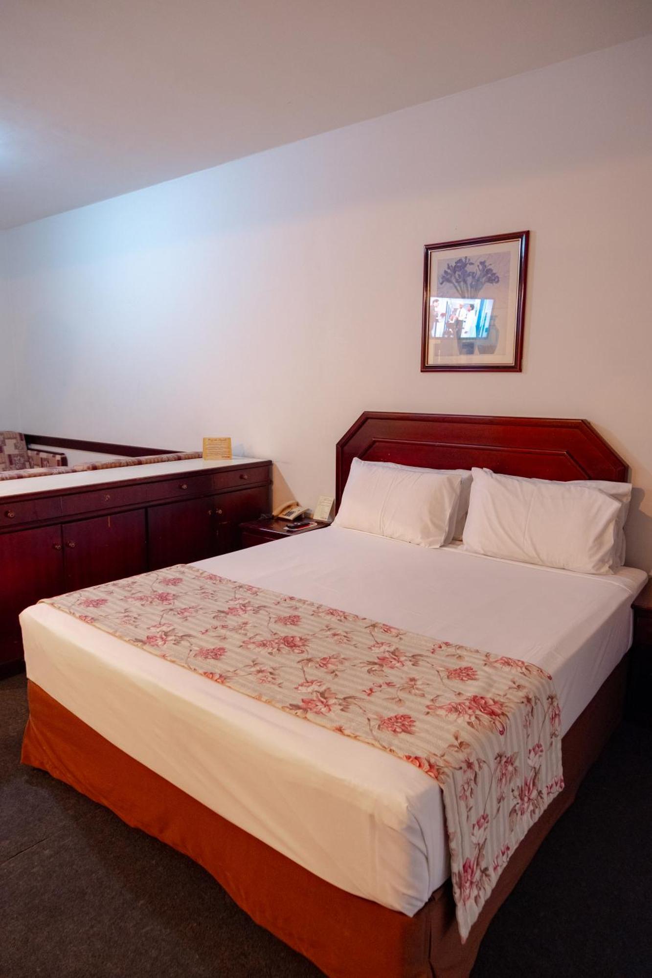 Quarto Deluxe com Cama de Casal ou 2 de Solteiro